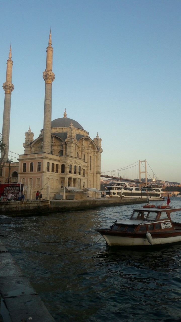 Ortaköy Cami