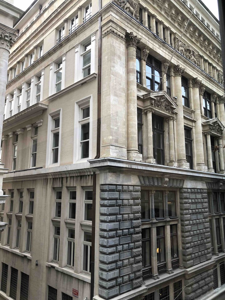 Galata kütüphane