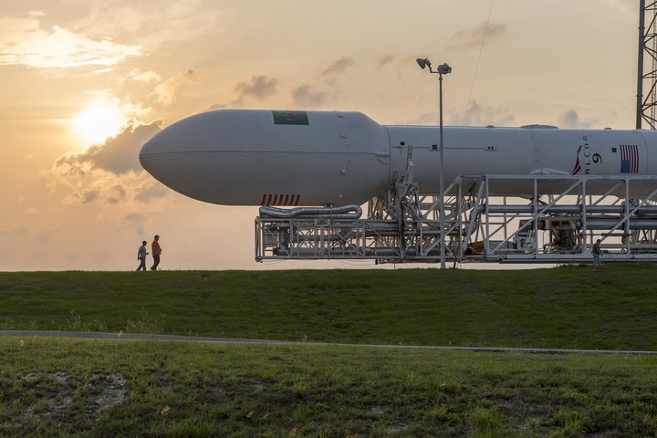 Um foguete SpaceX Falcon 9 v1.1
