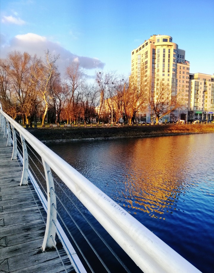 На мосту