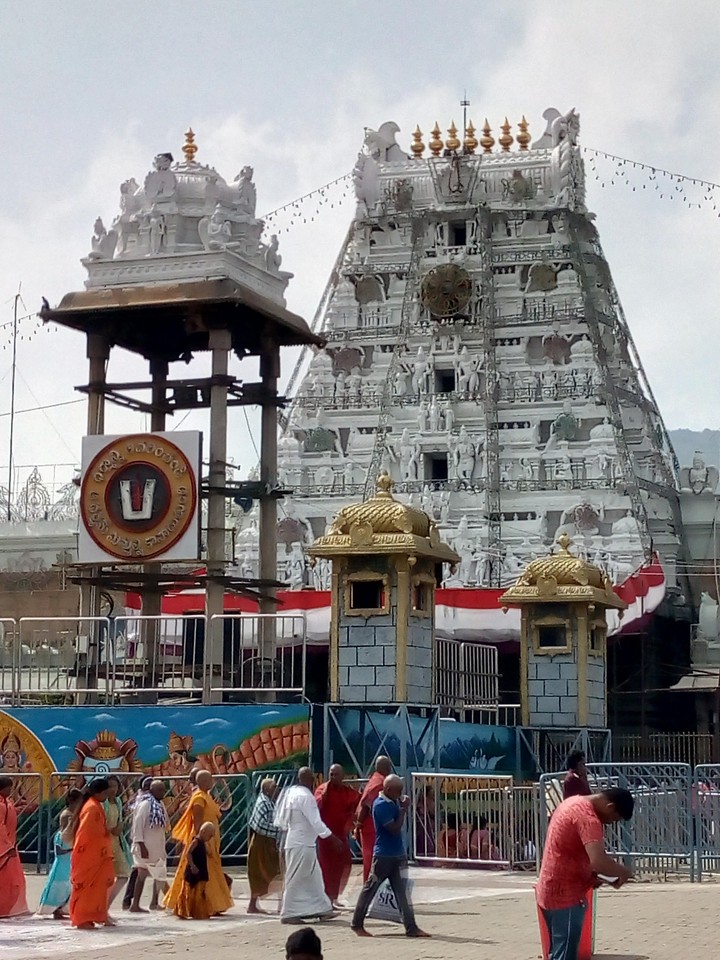 tirumala gopuram with golla mandapam