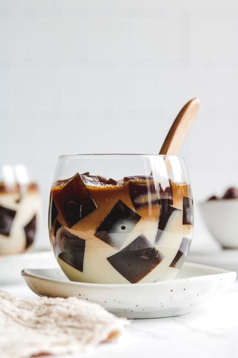 Vegan coffee jelly dessert