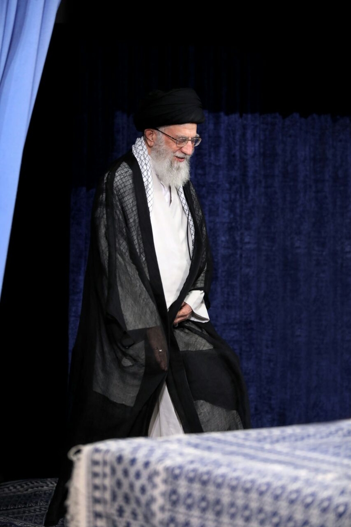 قاعدنا الخامنه ای