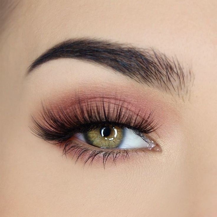 Eye makeup