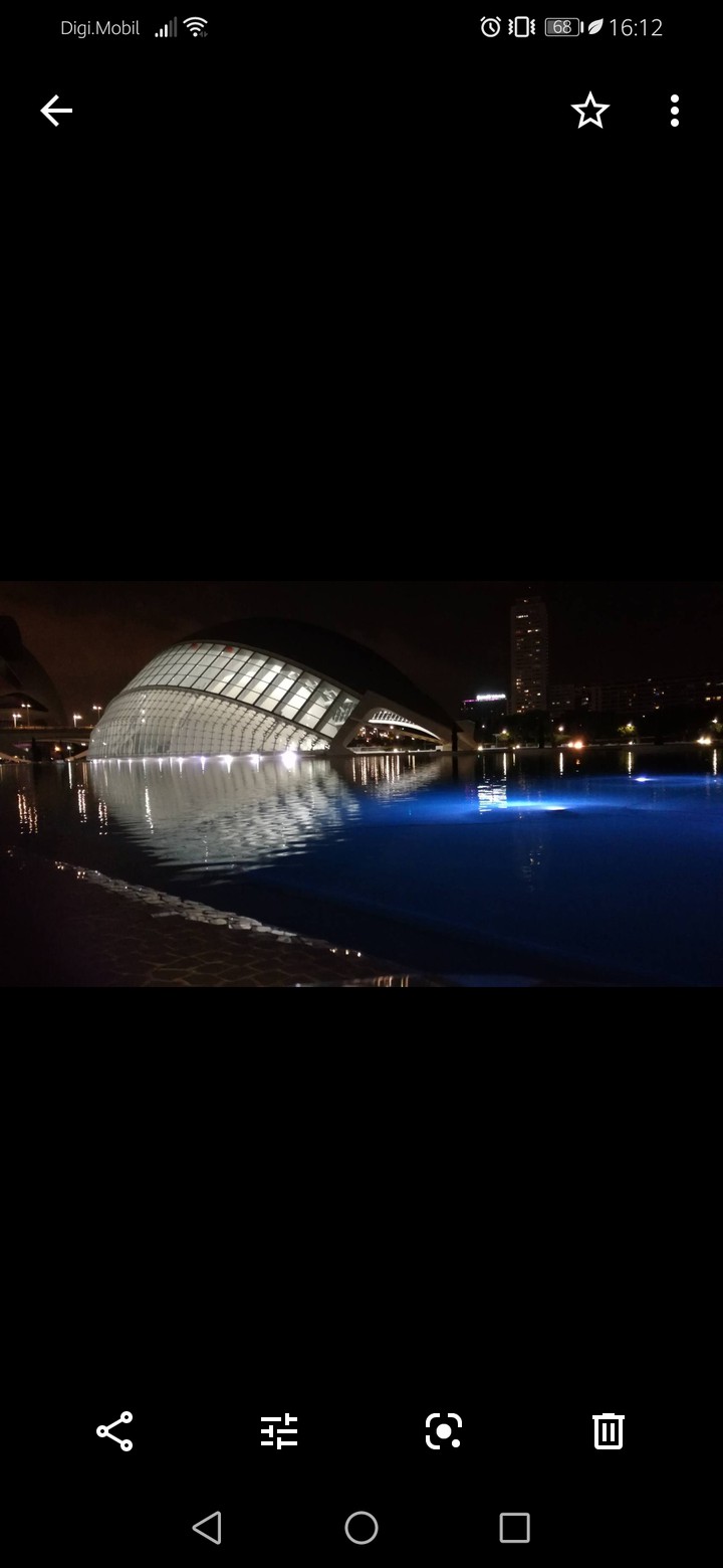 Oceanografico de noche