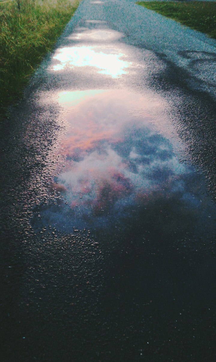 sky in water