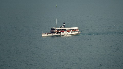 Dampfschiff auf dem Gardasee