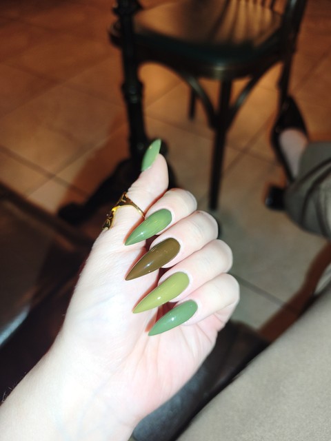 Green nail