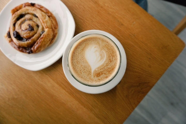 “ HANDMAKER coffee & co. “
