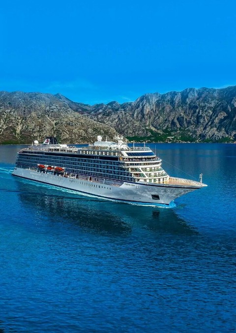 cruise ship