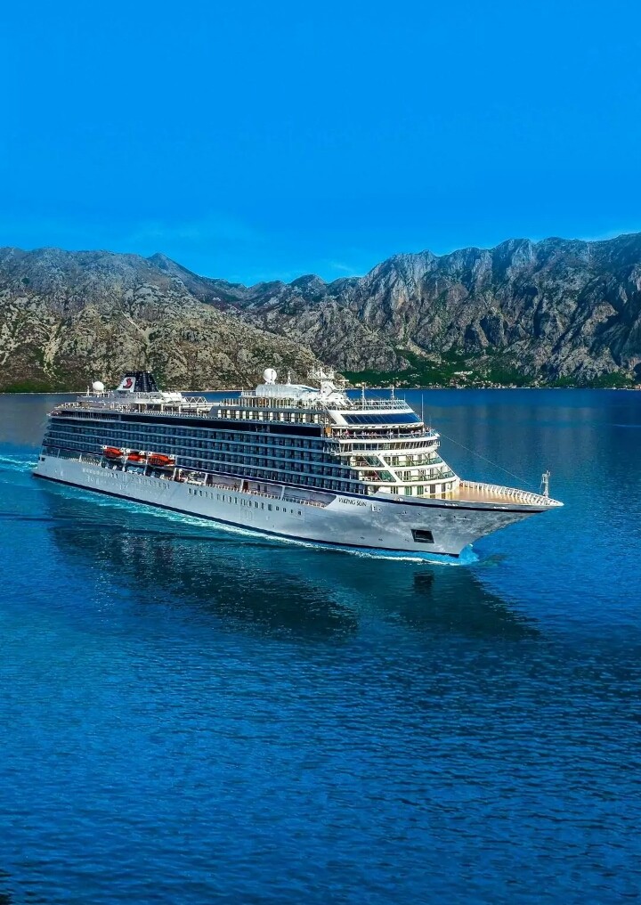 cruise ship