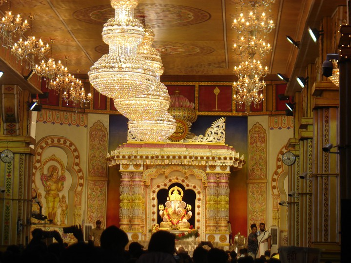 Shreemant Dagadusheth Halwai..!