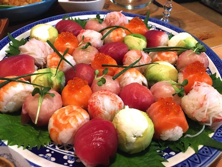 小さい寿司ボール Small sushi ball