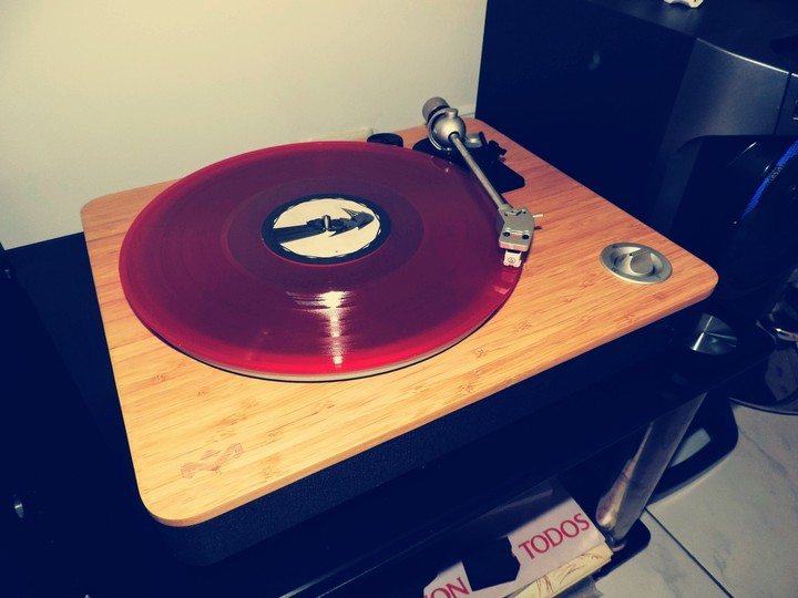 rojo vinil
