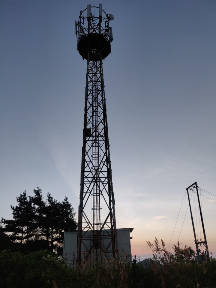 telecommunication tower