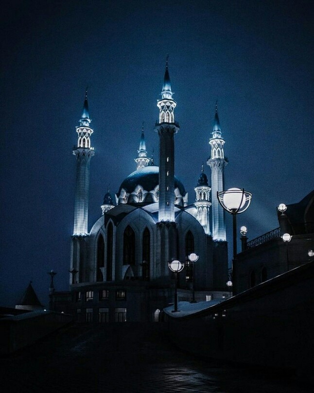 ⛪