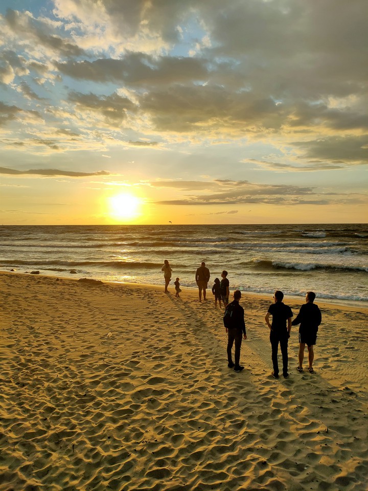 plaża o zachodzie słońca
