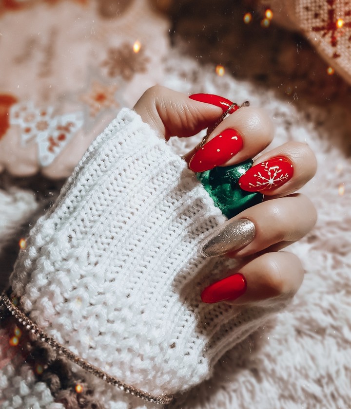 nails