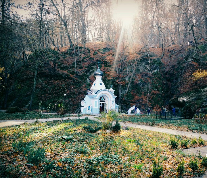 Goryachiy klyuch.