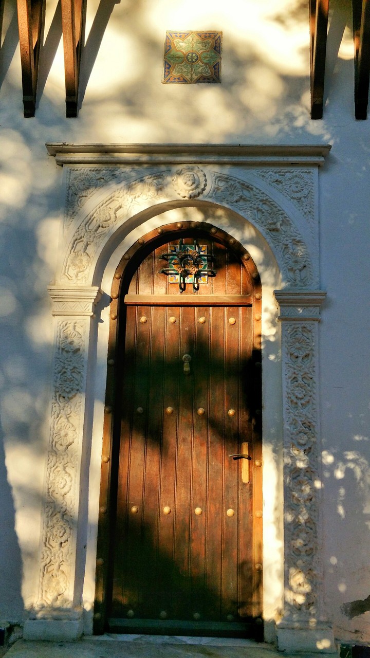 everyone sees something in a locked door!