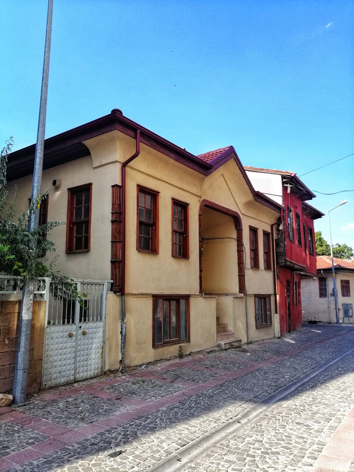 oldhouse