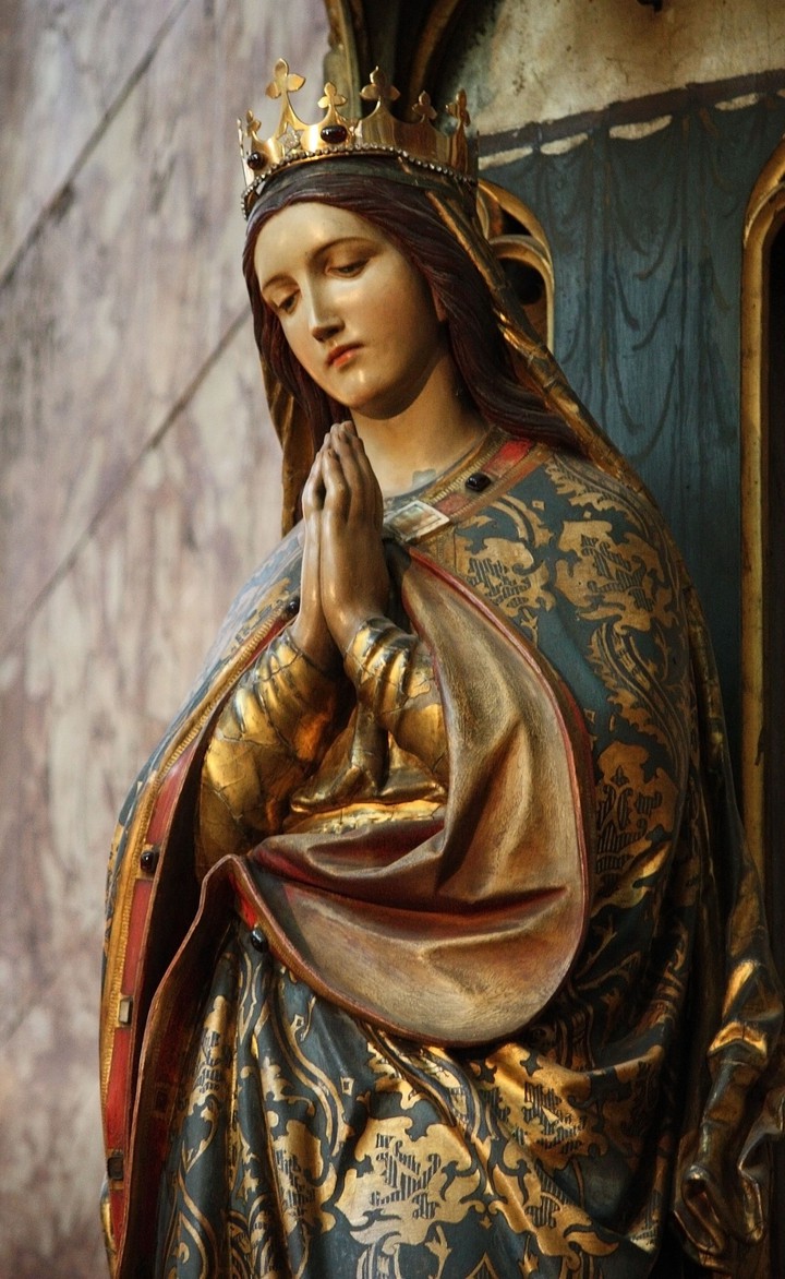 Holy Mary Statue