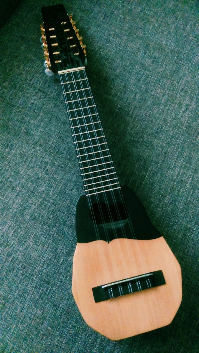 charango del grupo folklore  kjarkas