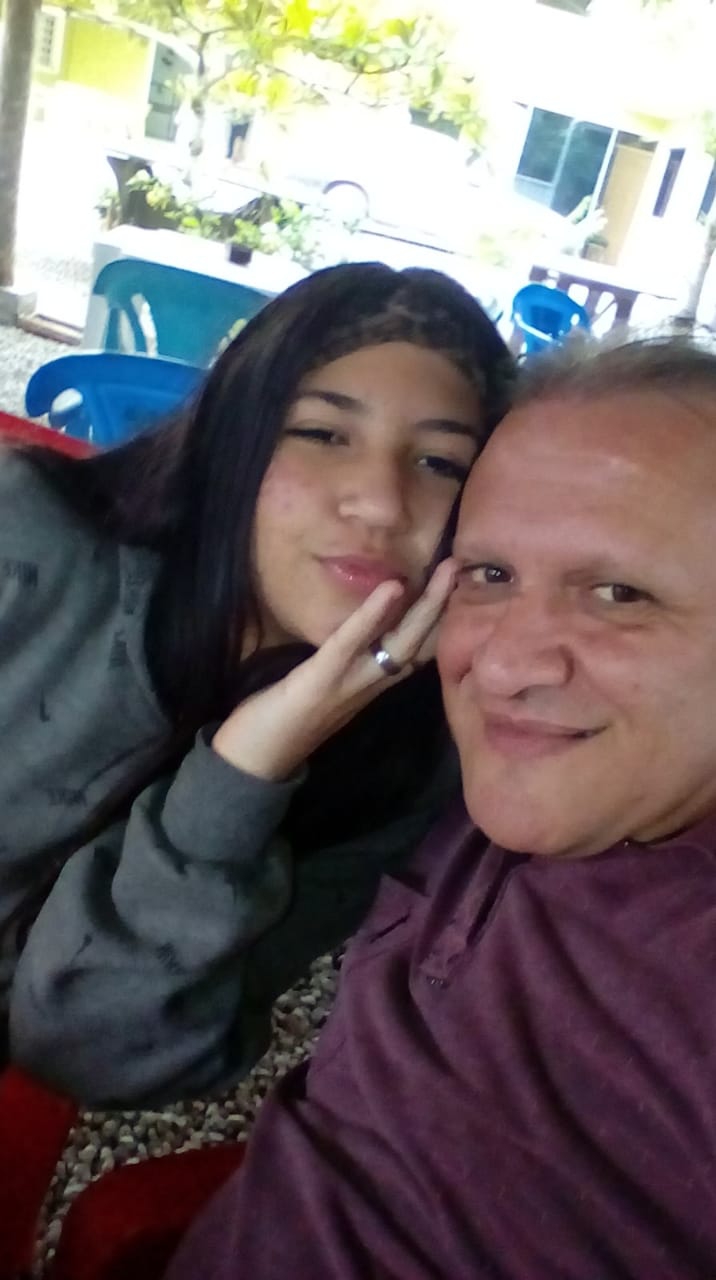 família