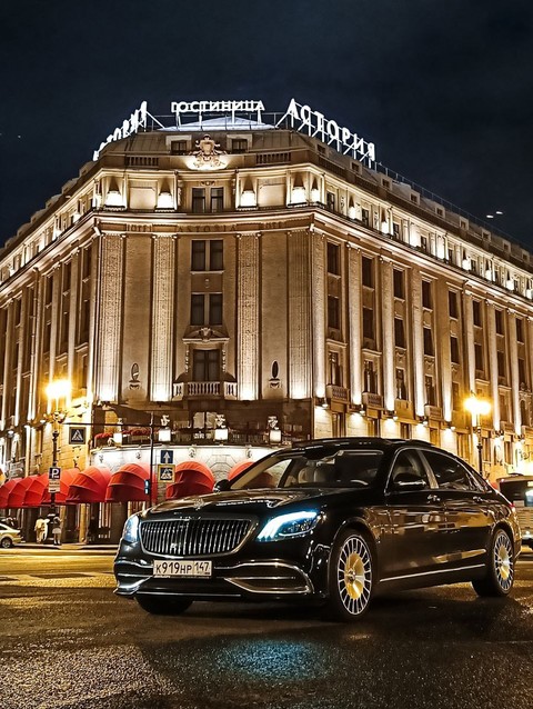 MercedesBenz, sedan achtergronden