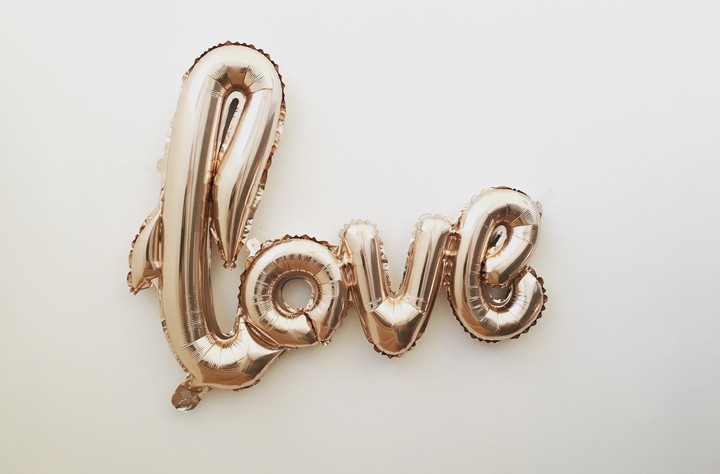 L ❤️ V E