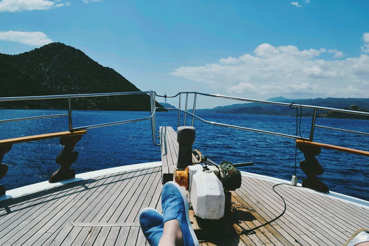 море