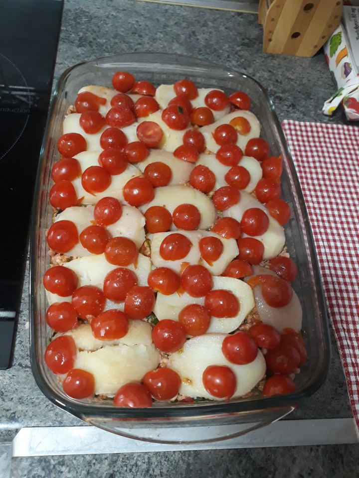 Moussaka de patata antes de hornear