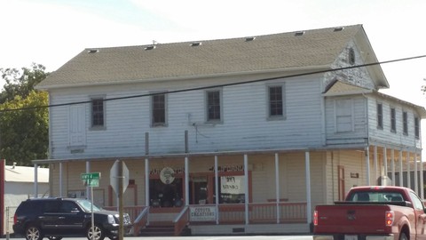 A BUILDING BUILT IN RHE 1800'S