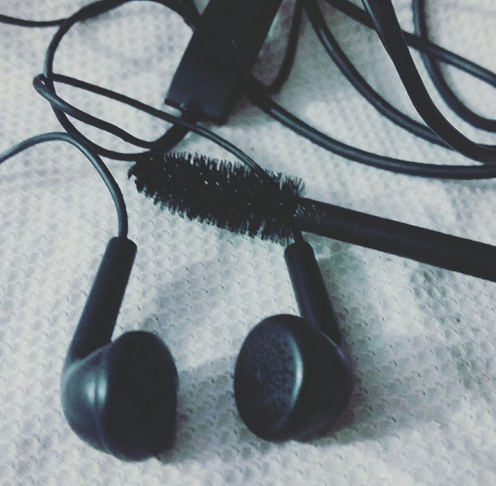 fones