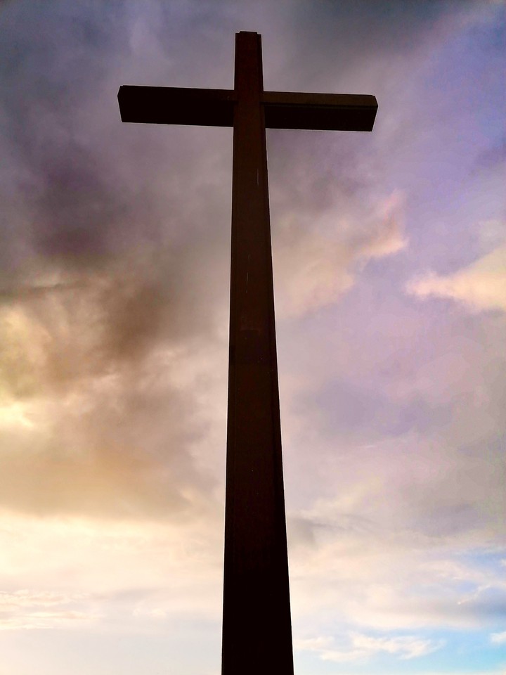 Aesthetic cross