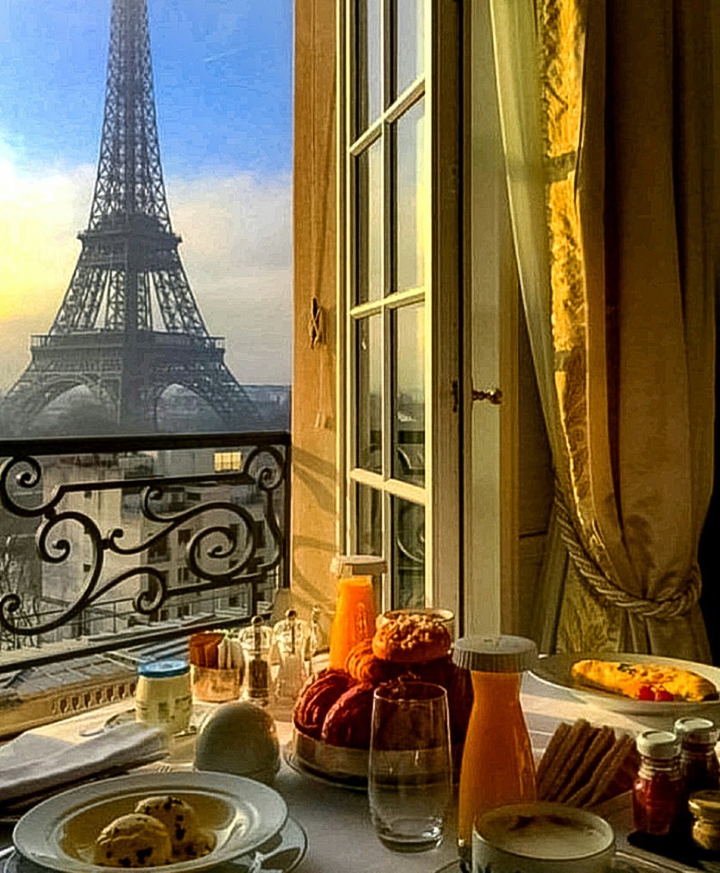 breakfast in paris