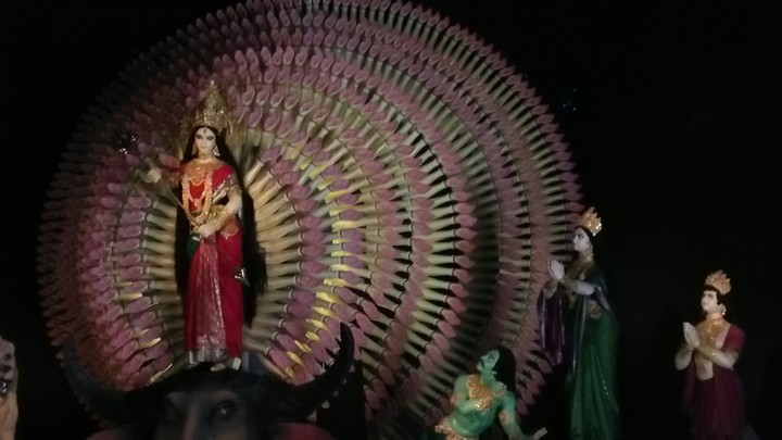 kolkatar 1000 haat durga