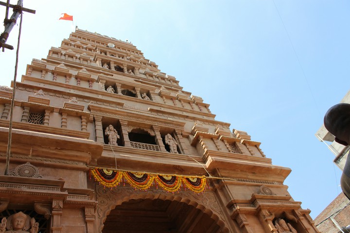 balaji maharaj temple in parola Maharashtra