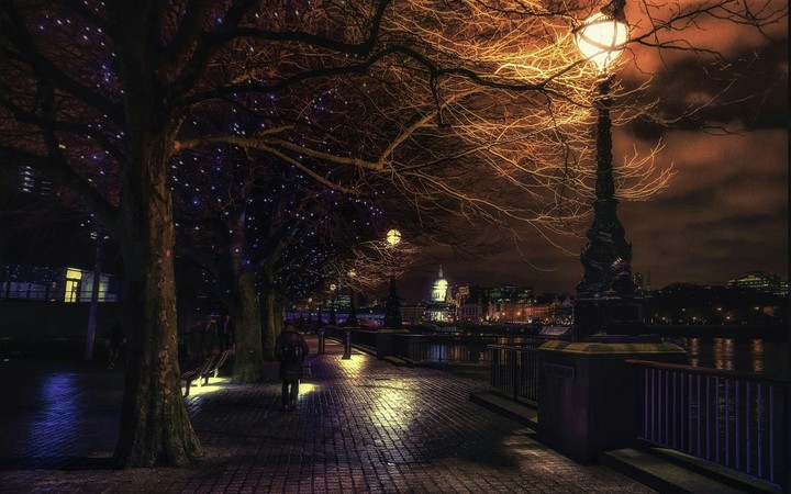Christmas night in London
