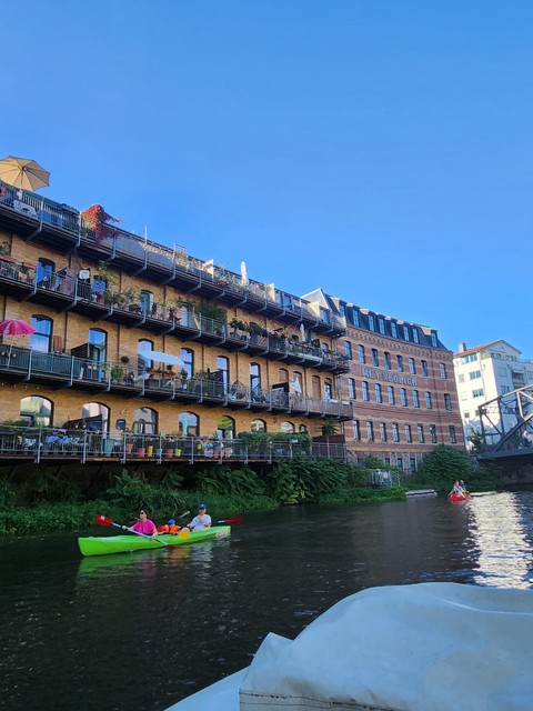 Apartment, Kayak壁纸