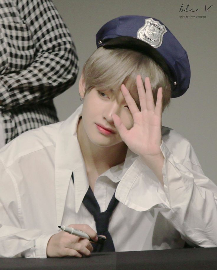 V