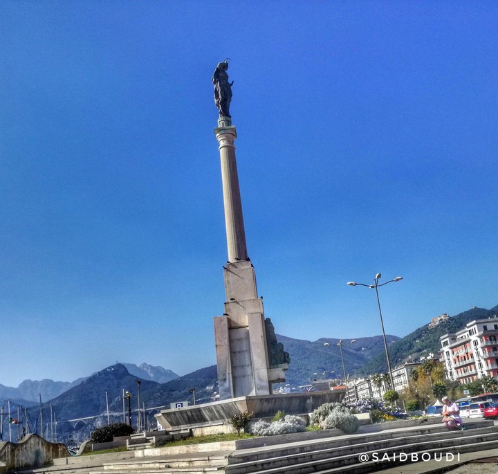 statua