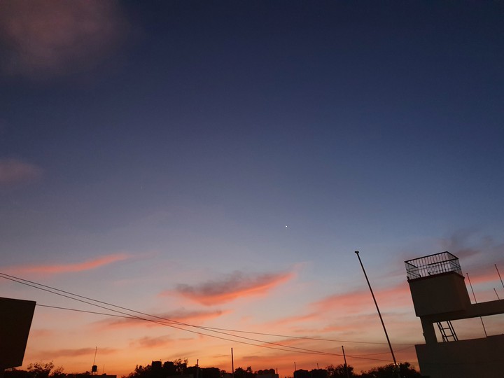 clean sky, no filter