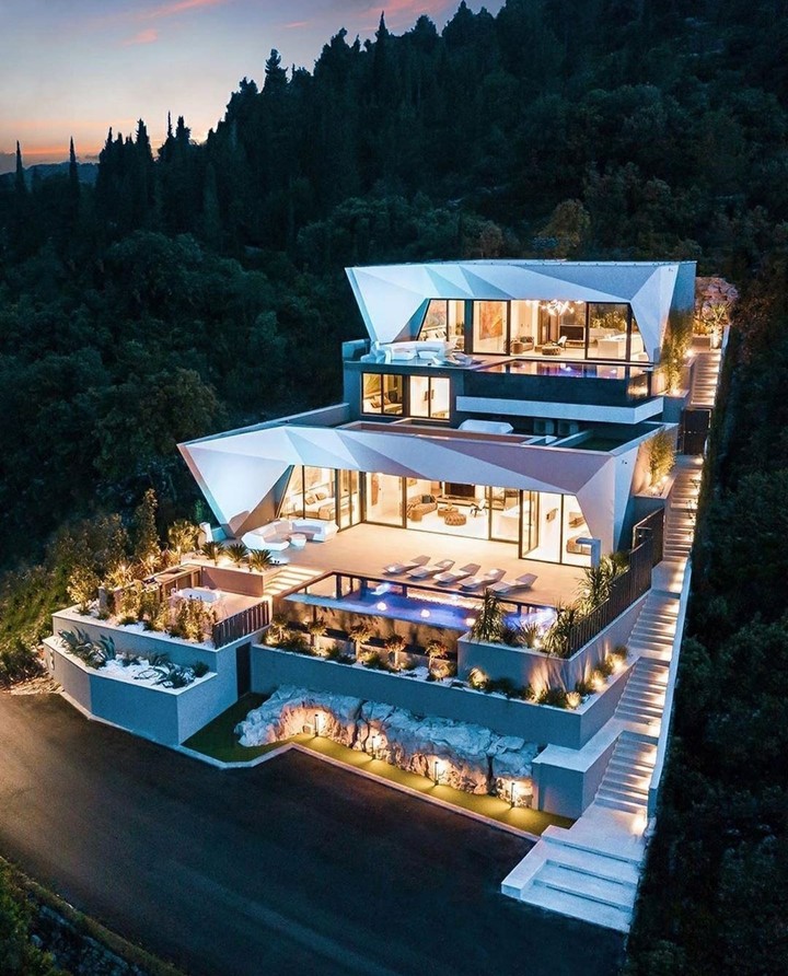 Ház/House