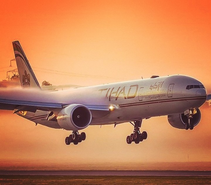 b777