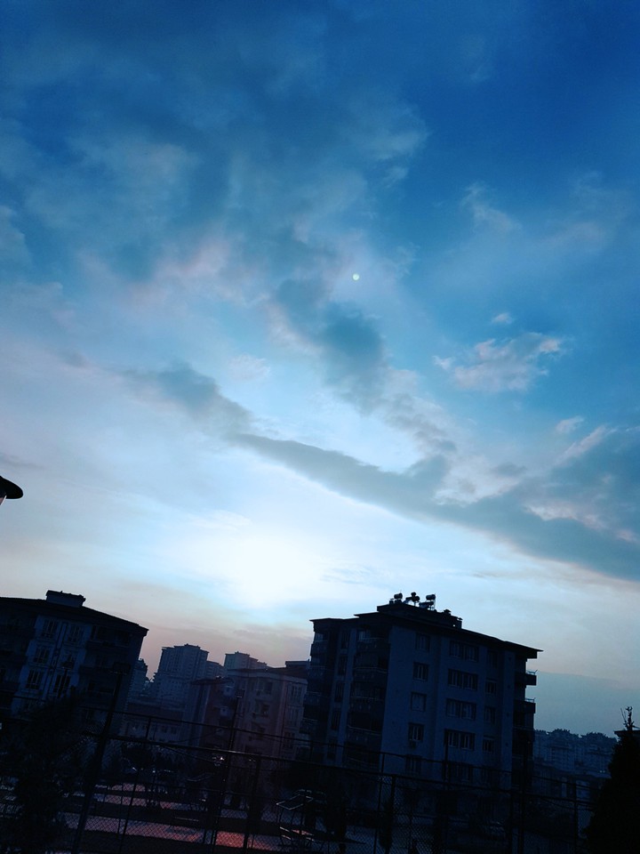 Uçağa benzeyen bulut