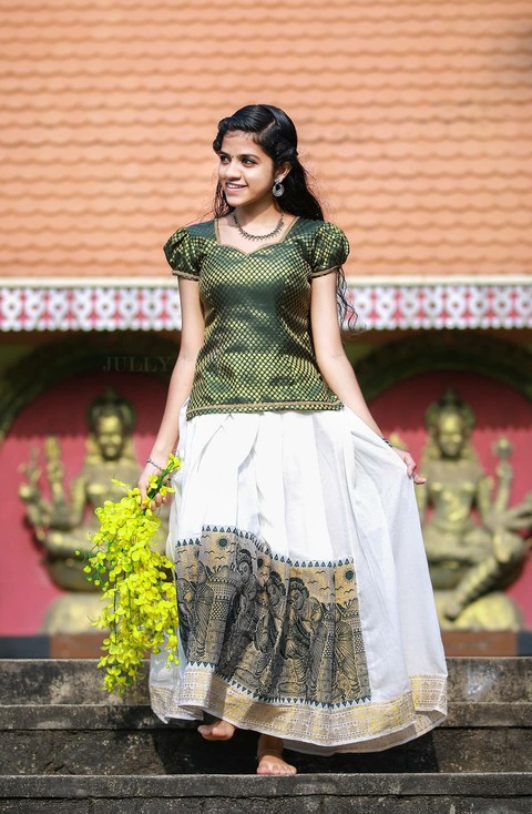 SKIRT GIRLS