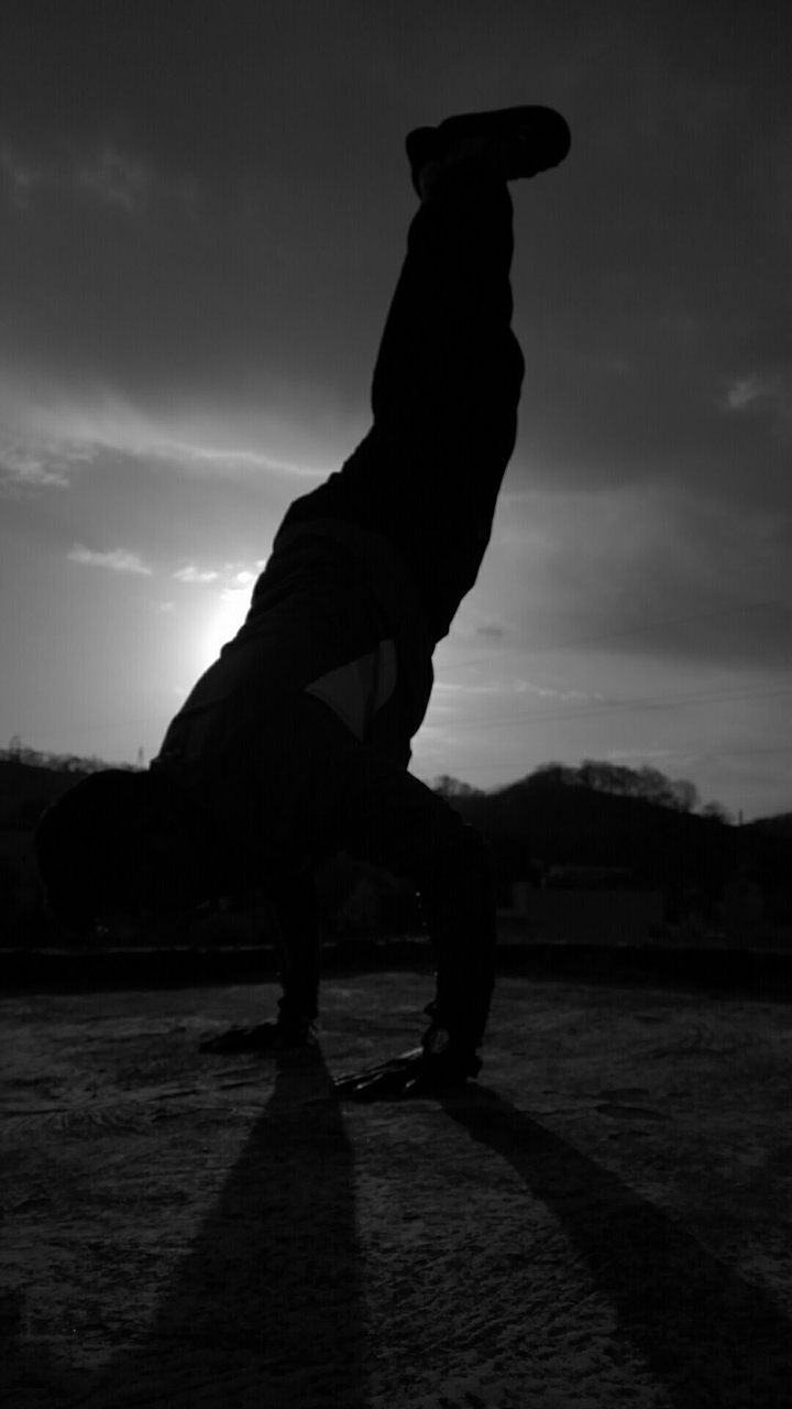 #handstand