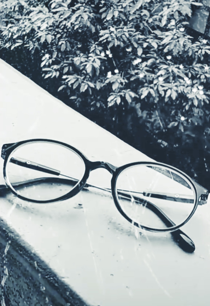 ???????Glass life.