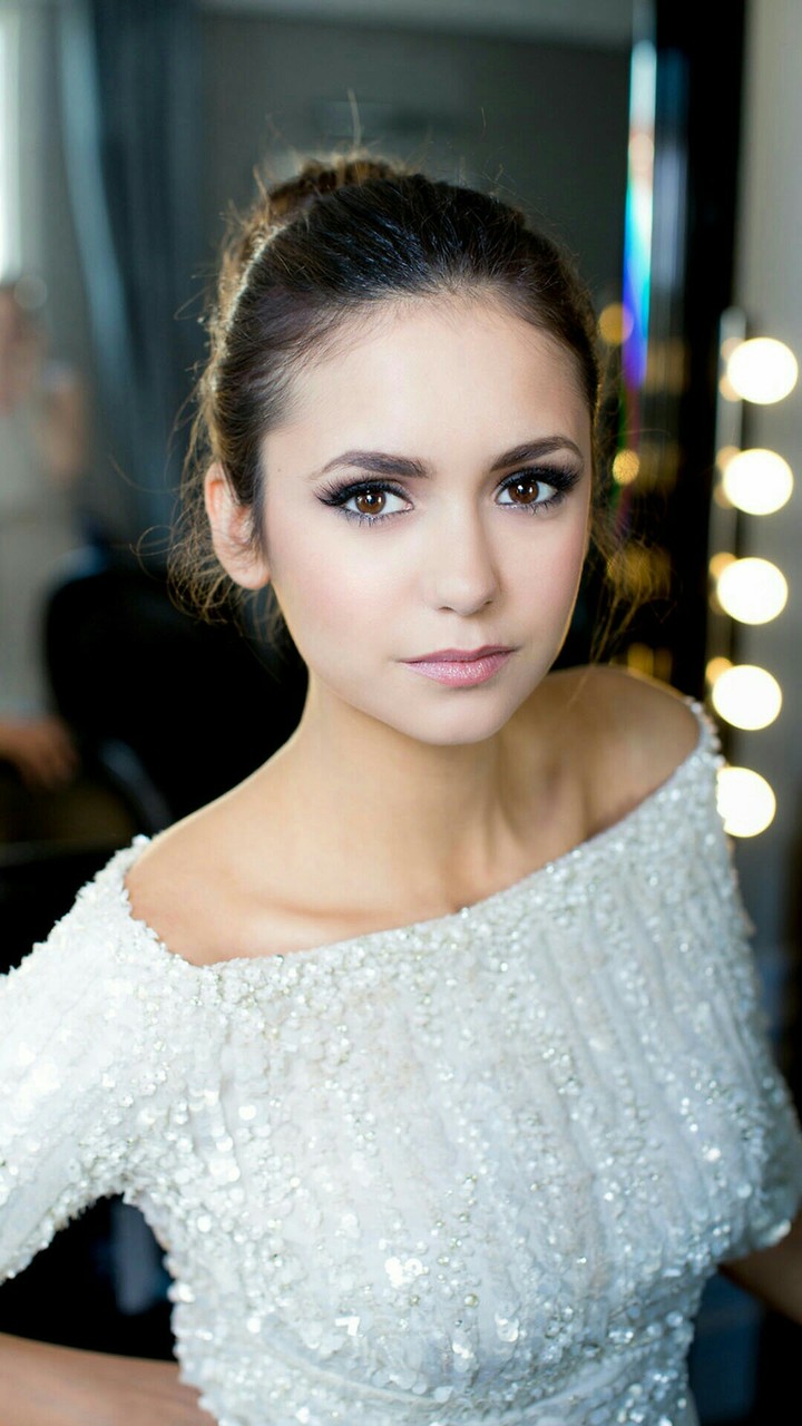 Nina Dobrev
